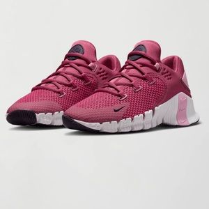 Nike Free Metcon 4 Training Sneaker Sweet Beet/Cave Purple Size 9 CZ0596-600